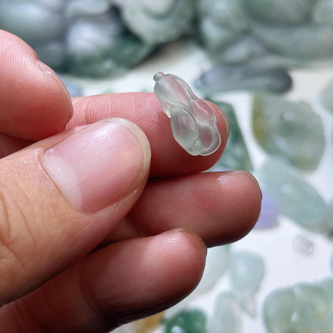 定制翡翠未镶嵌天然翡翠A货