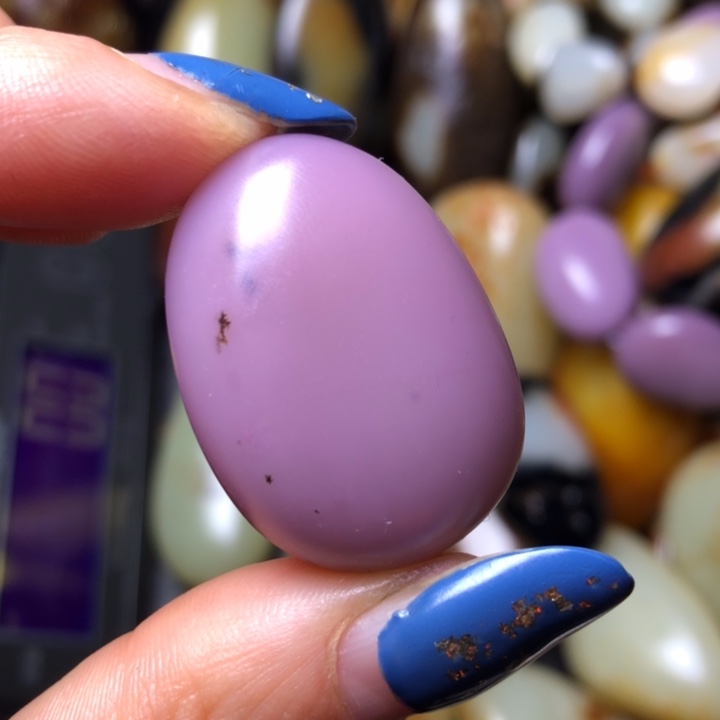 和田玉（翠青玉）未镶嵌珠宝奇石