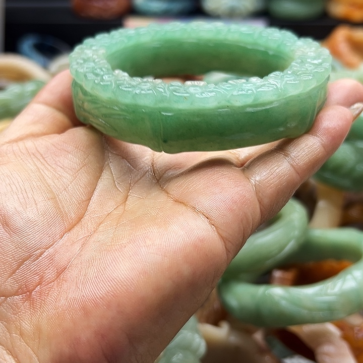 未镶嵌手镯石英岩玉如*