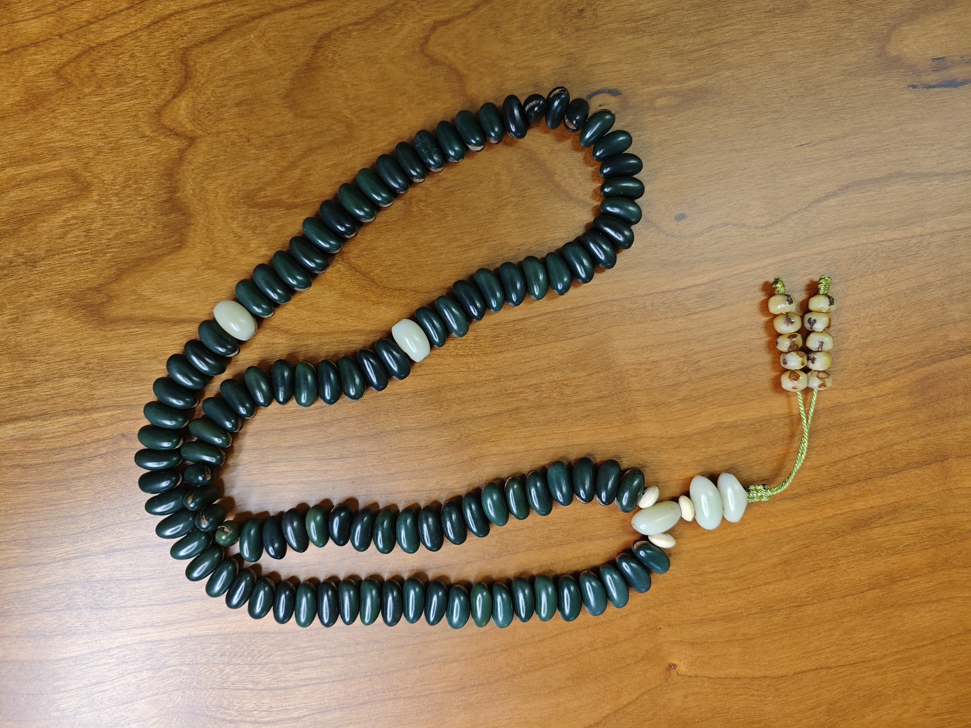 非金属木质手链 9粒全椰枣核念珠绿色