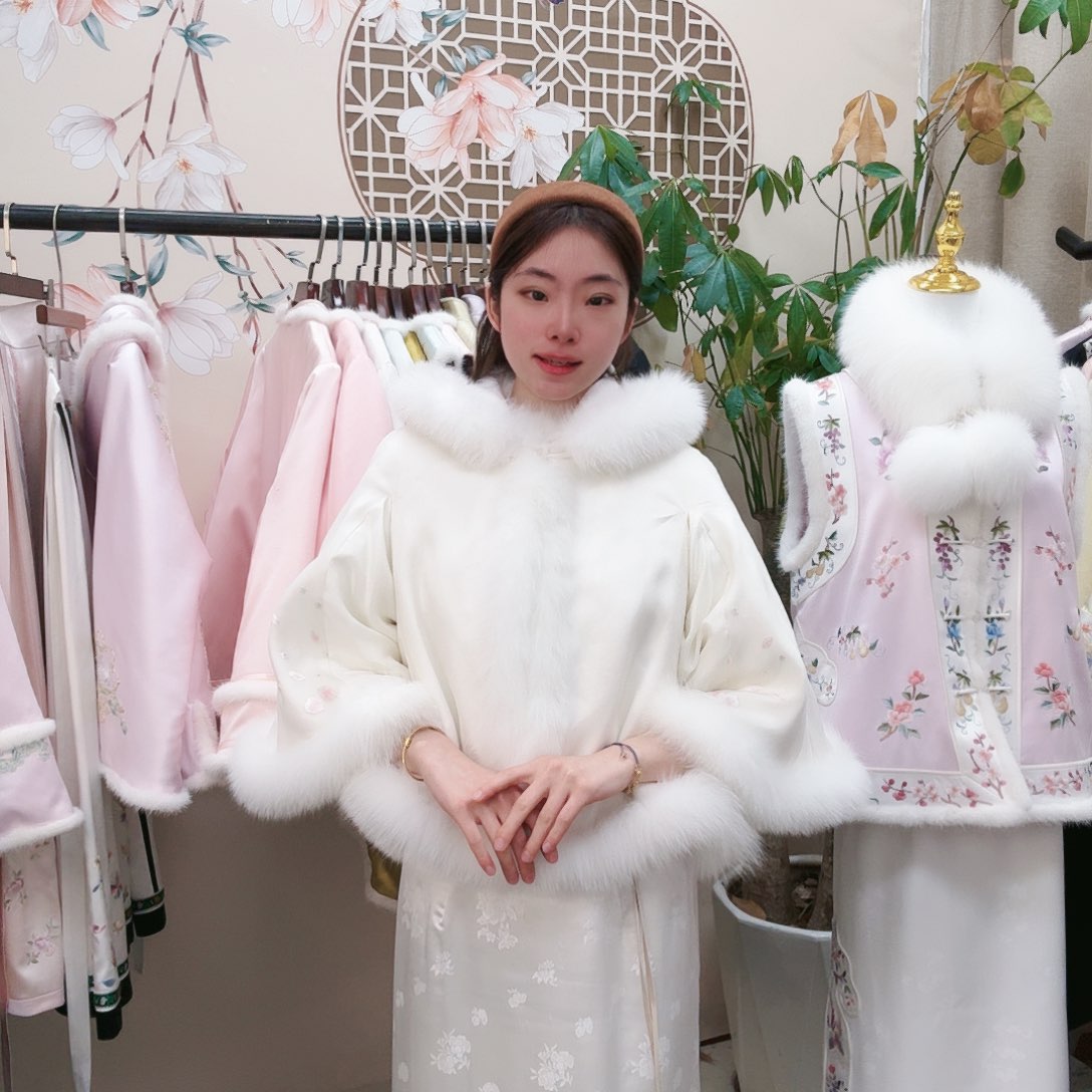 织绣真丝真丝真丝白色斗篷