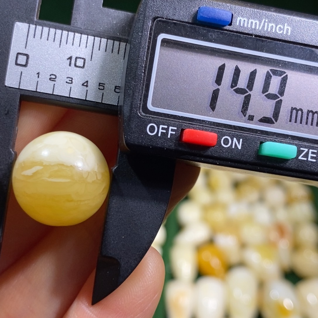 蜜蜡未镶嵌裸石配饰