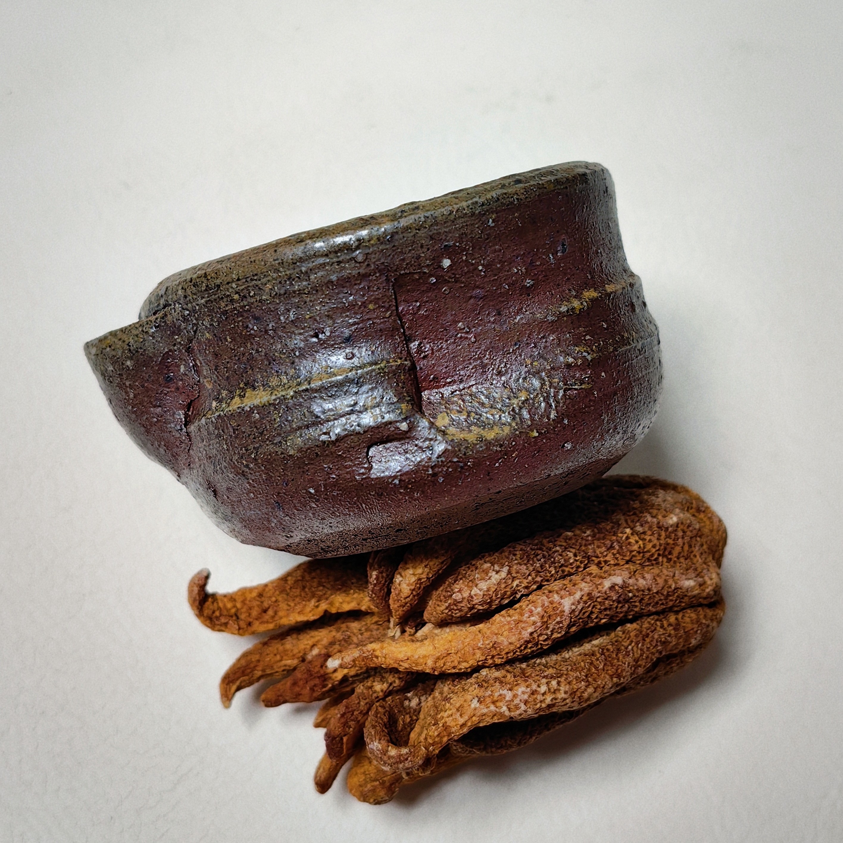 柴烧茶具备前烧西村春湖容量100，不能断水，没有盒，嘴有烧造破皮