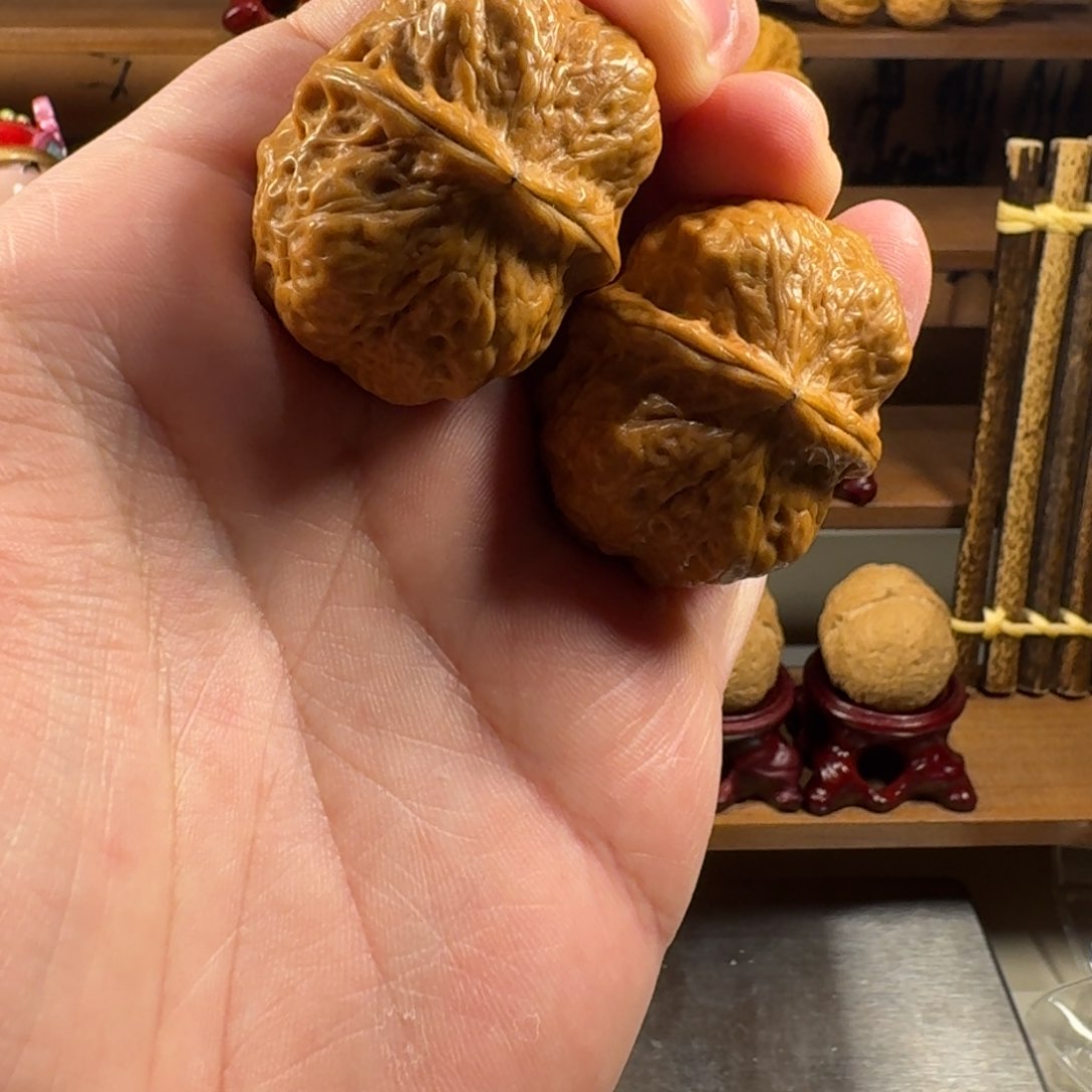 铁核桃把件方头蟾