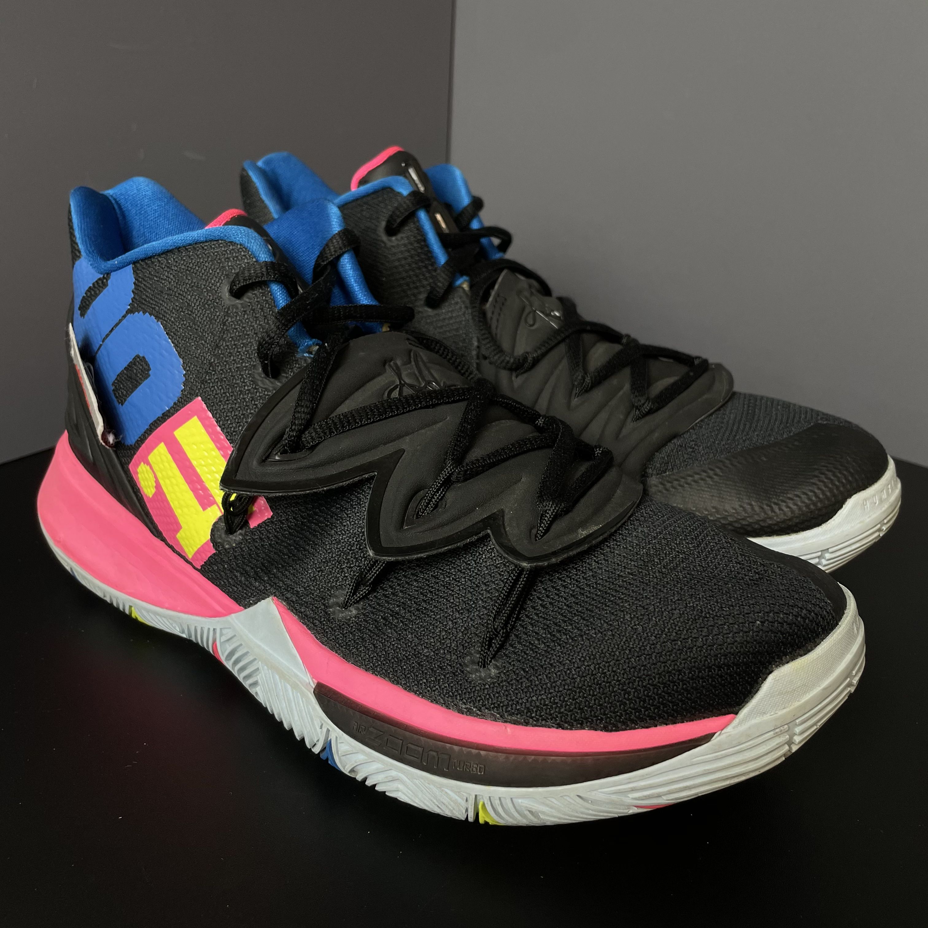 90新 NIKE/耐克 41码 Kyrie5 欧文5 篮球鞋 JDI黑粉 无盒