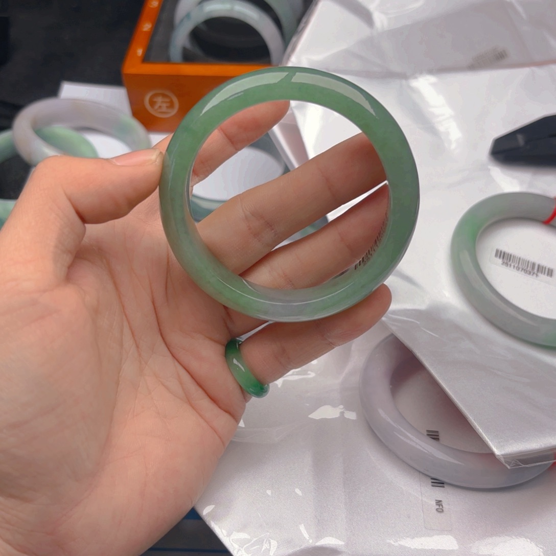 翡翠未镶嵌手镯5859. 102