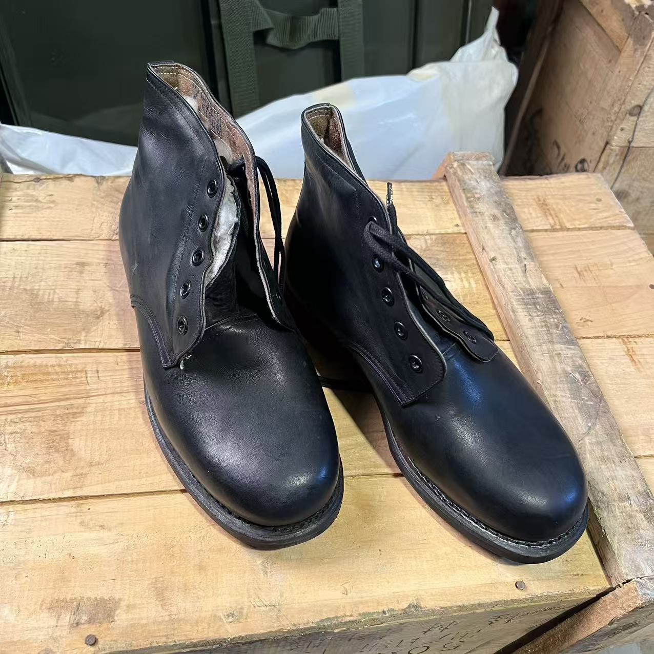 正品黑色舰艇皮靴库存