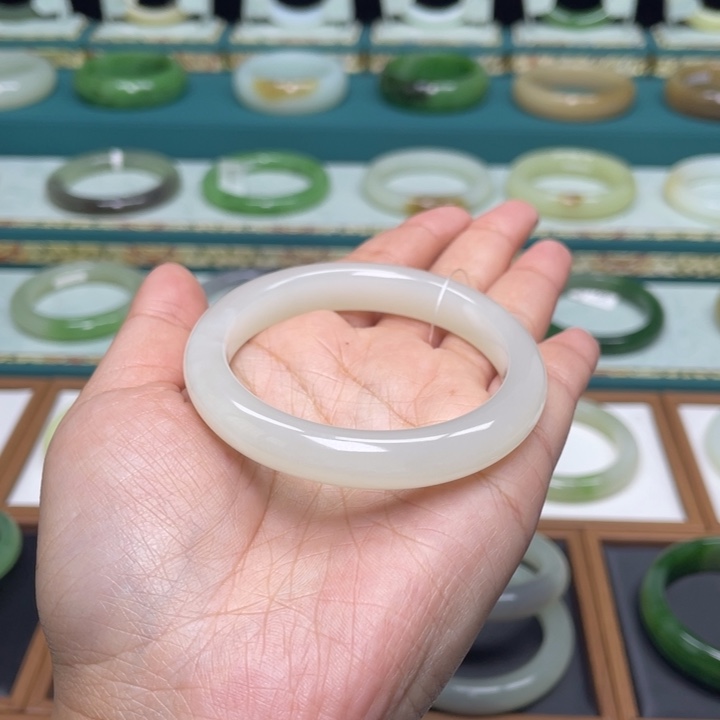 和田玉手镯未镶嵌51