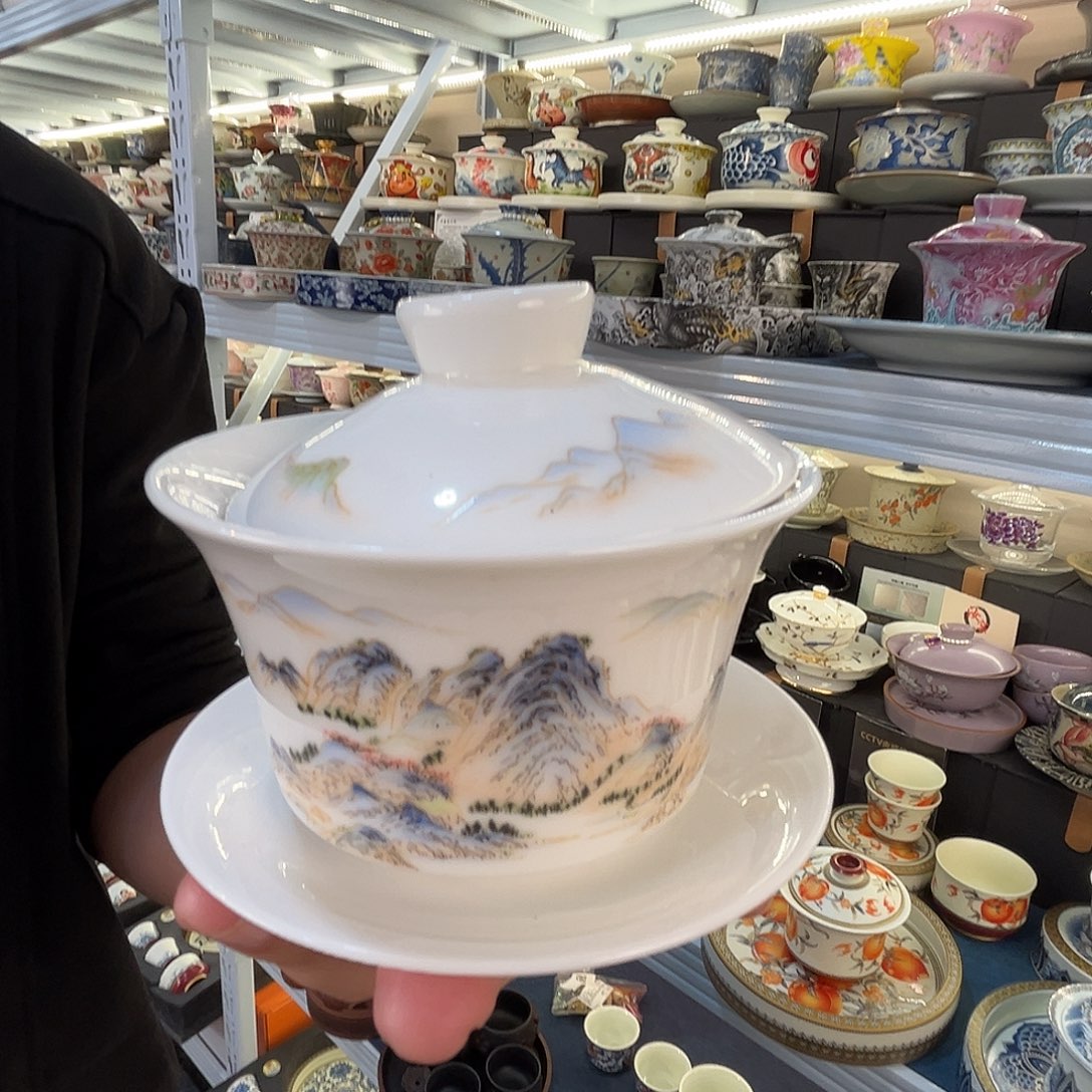 这些盖碗很漂亮！！！