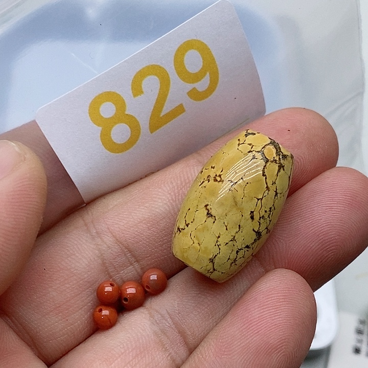 南红玛瑙未镶嵌珠宝奇石