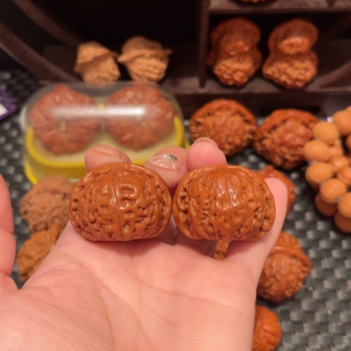 文玩核桃把件宫灯