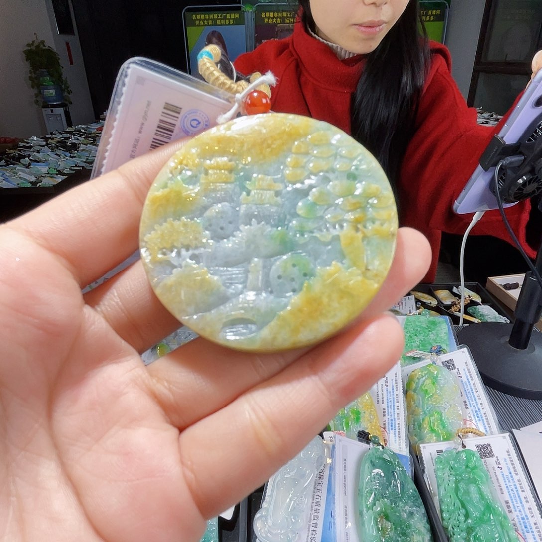 颈饰未镶嵌翡翠一