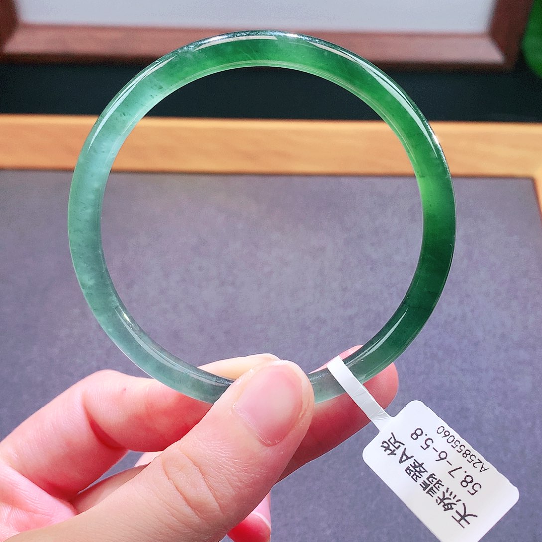 未镶嵌手镯翡翠天然翡翠