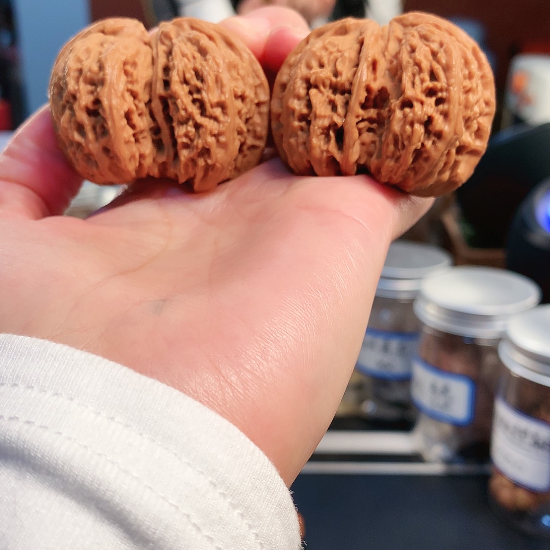 【闪购商品】吊坠文玩核桃白狮子球连