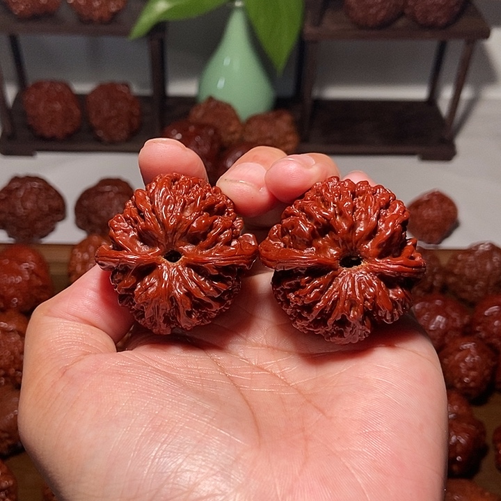 拒***.文玩核桃吊坠白狮子