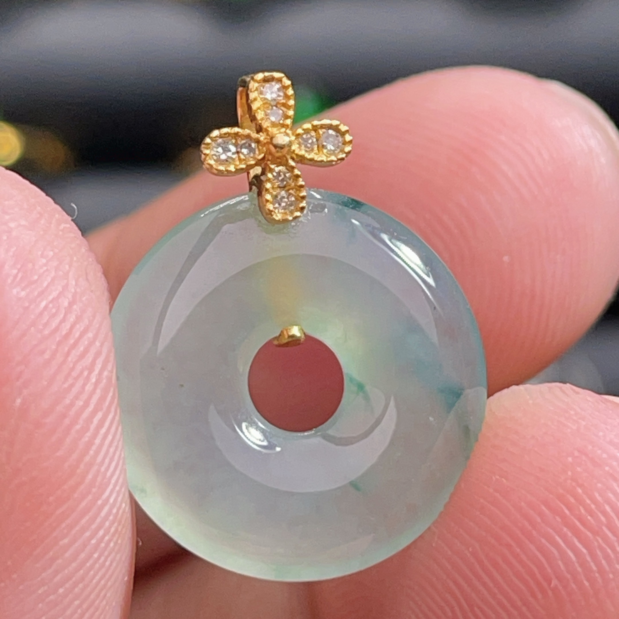 18K金天然翡翠A货-1080四叶草平安扣高冰吊坠K黄飘花镶嵌钻石珠宝