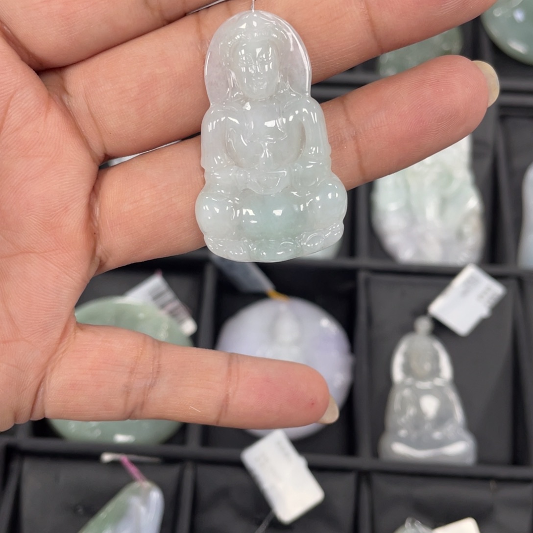 翡翠颈饰未镶嵌观音