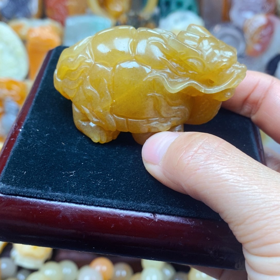石英质玉未镶嵌颈饰