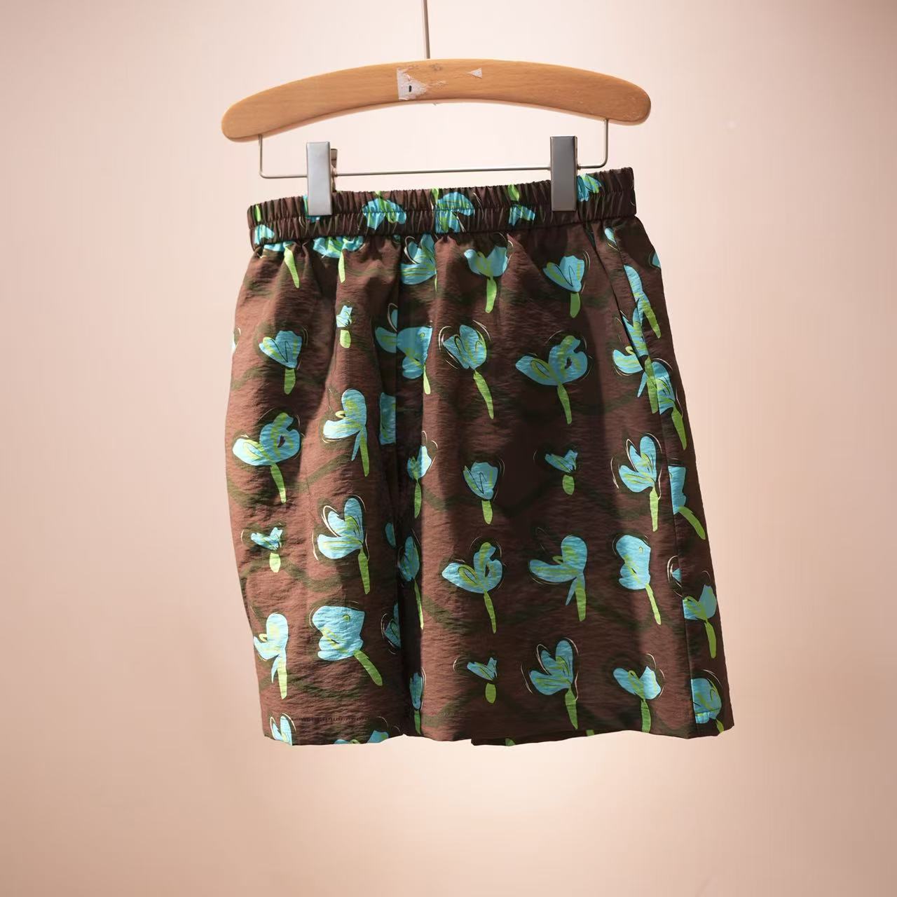 一席之地2025夏季商场同款圆领显瘦复古印花度假旅游海边休闲短裤