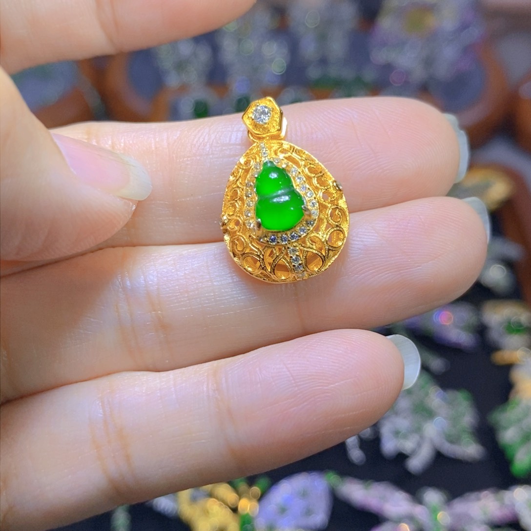 翡翠颈饰银S925镶嵌天然翡翠