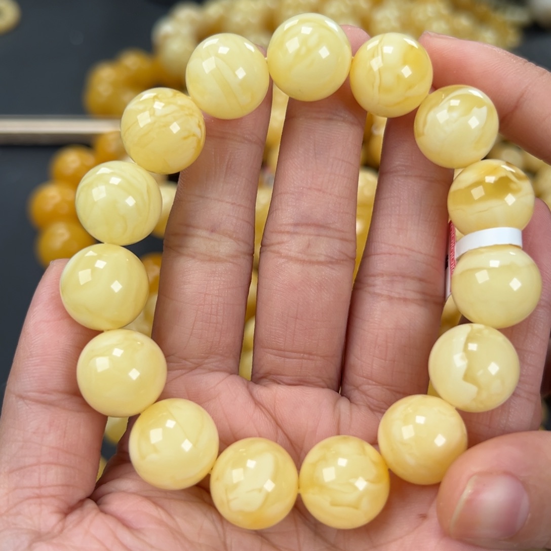 琥珀未镶嵌手链30.7克