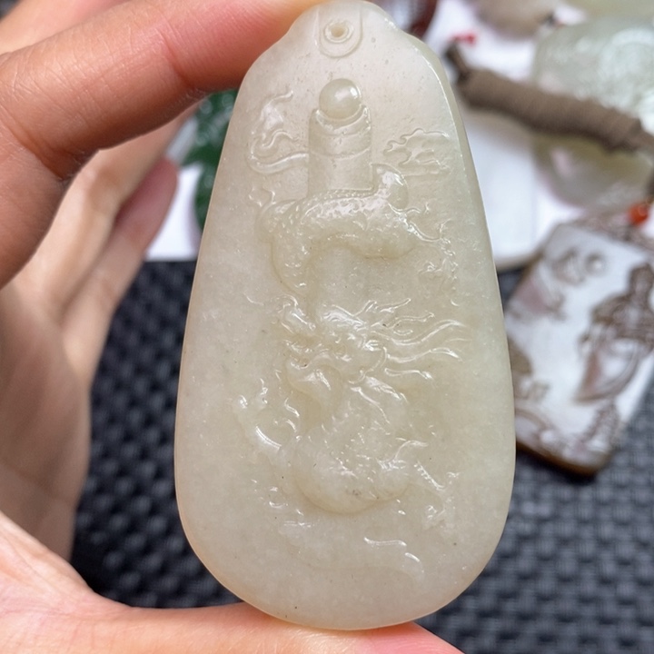 和田玉颈饰未镶嵌