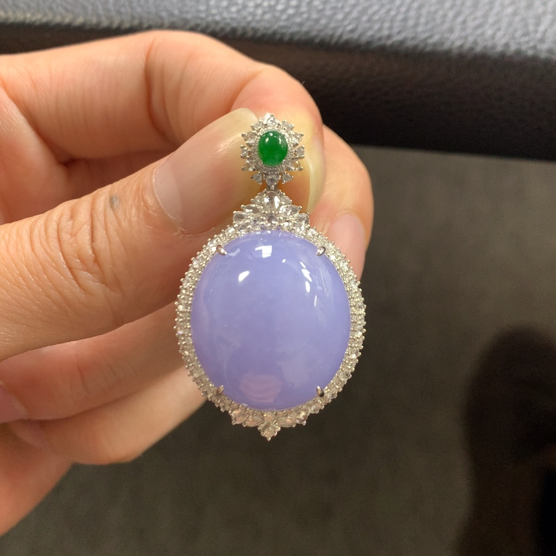 翡翠颈饰18K金镶嵌翡翠