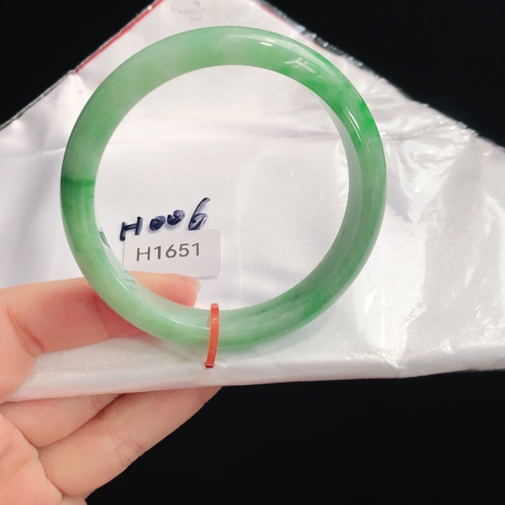 翡翠手镯未镶嵌天然翡翠手镯01