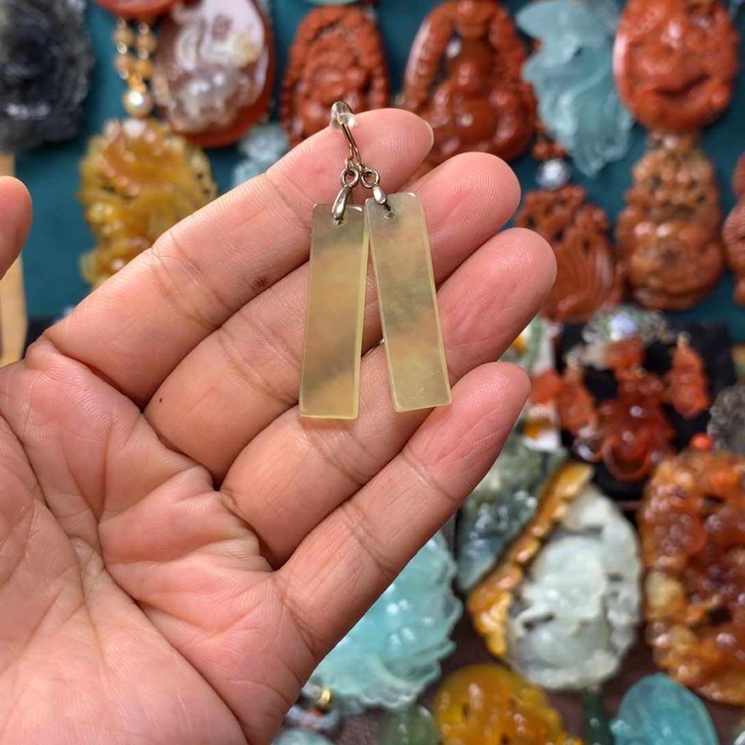 蛇纹石玉耳坠未镶嵌