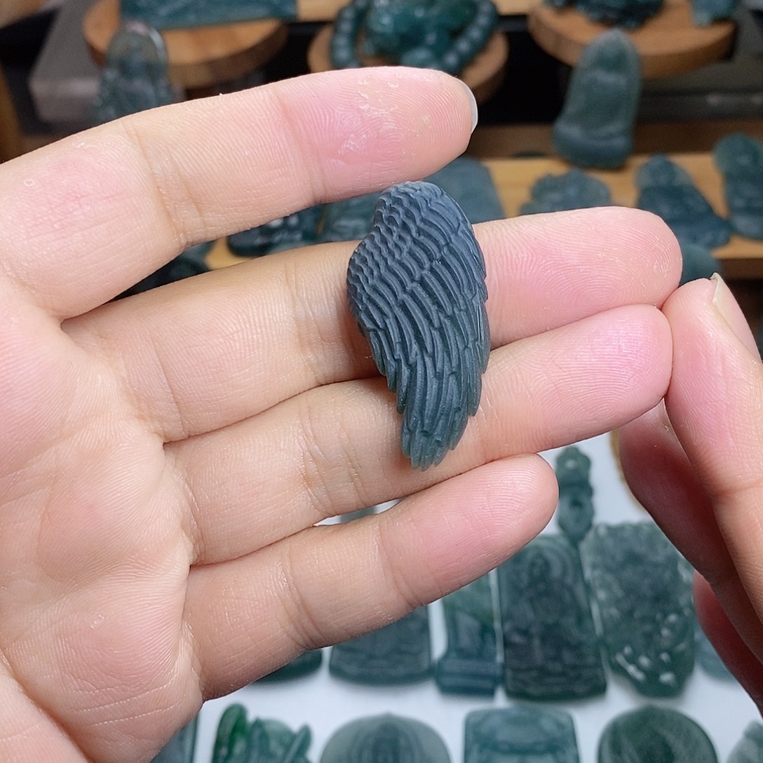定制翡翠未镶嵌翅膀