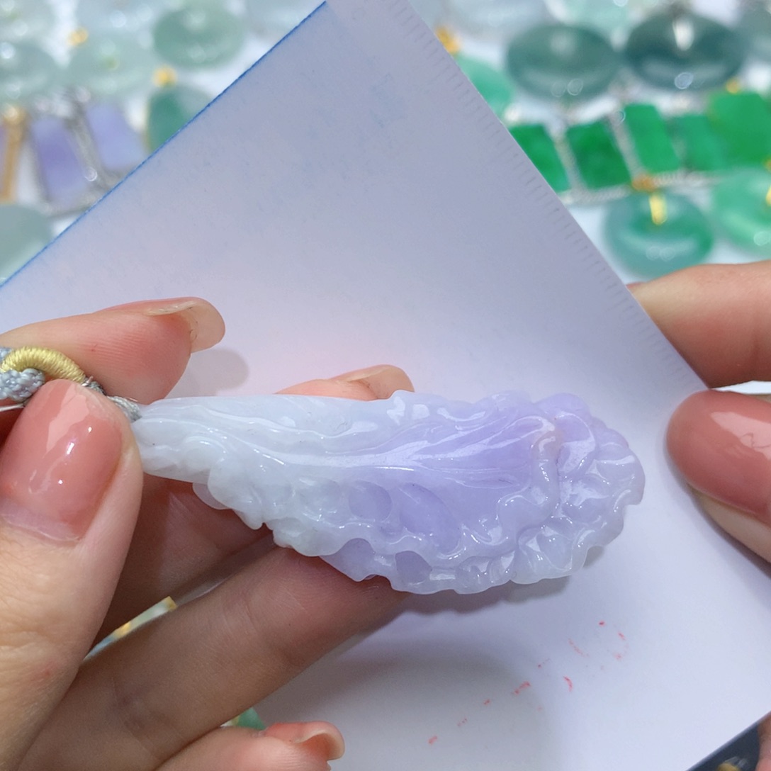 翡翠颈饰未镶嵌白菜