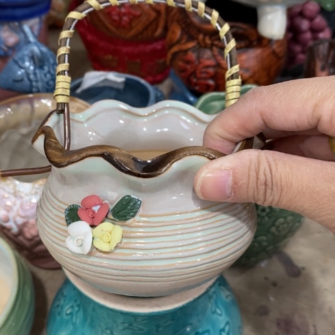 陶瓷小白色花边篮子13131313