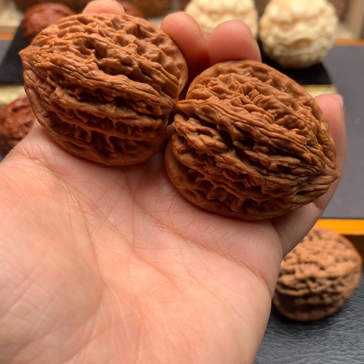 文玩核桃吊坠麦虎