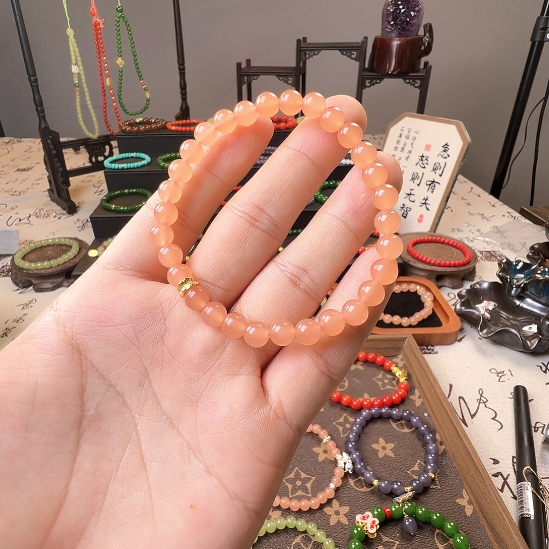 和田玉未镶嵌手链藕粉小米手串