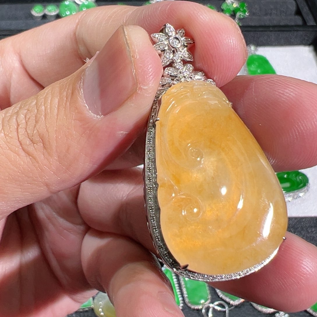 【闪购商品】翡翠吊坠(不含链)18K金镶嵌