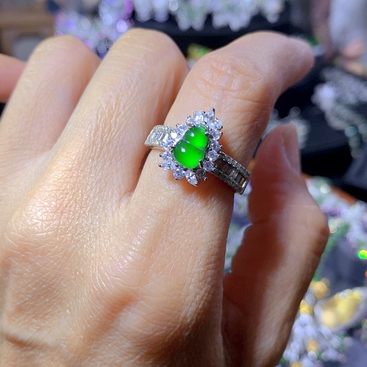 翡翠戒指银S925镶嵌天然翡翠