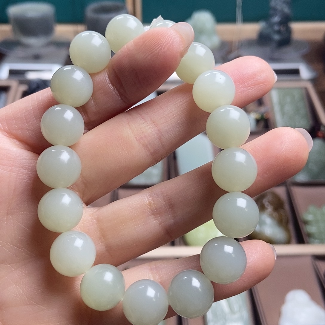 和田玉（糖玉）颈饰未镶嵌