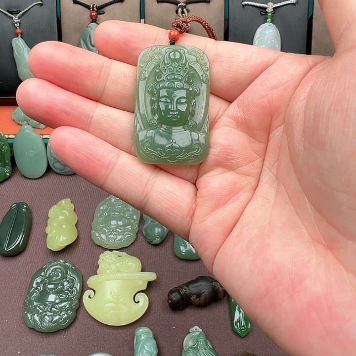 和田玉颈饰未镶嵌