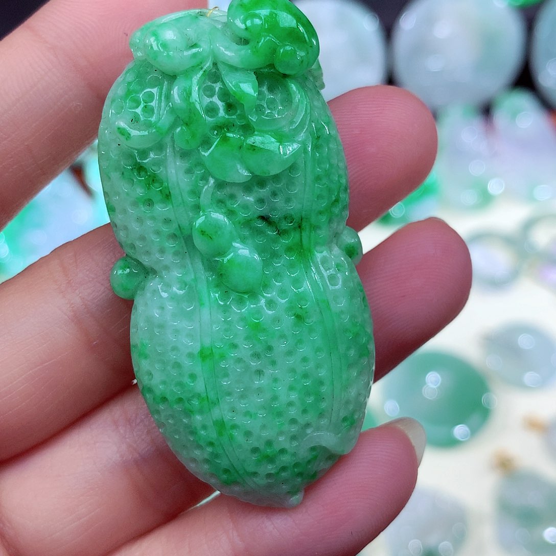 翡翠颈饰未镶嵌翡翠吊坠