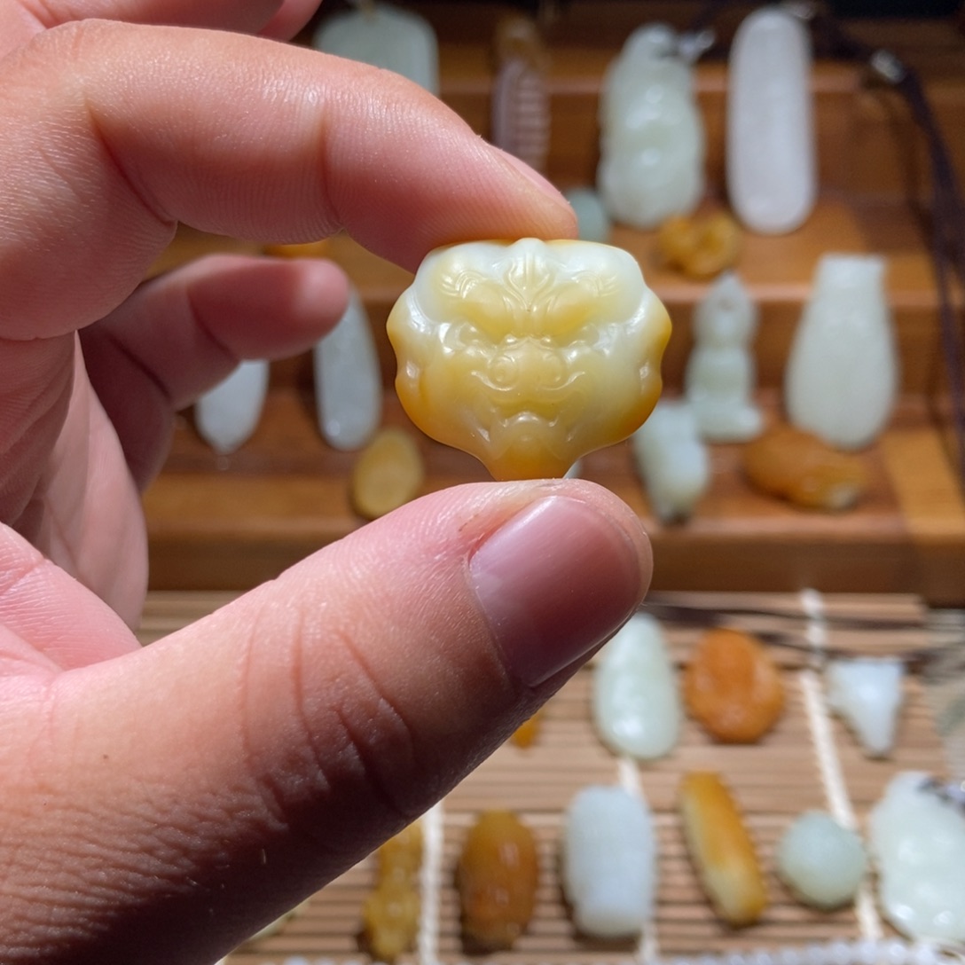 颈饰未镶嵌和田玉