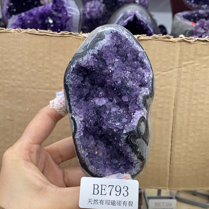 未镶嵌水晶大型摆件（非配饰）