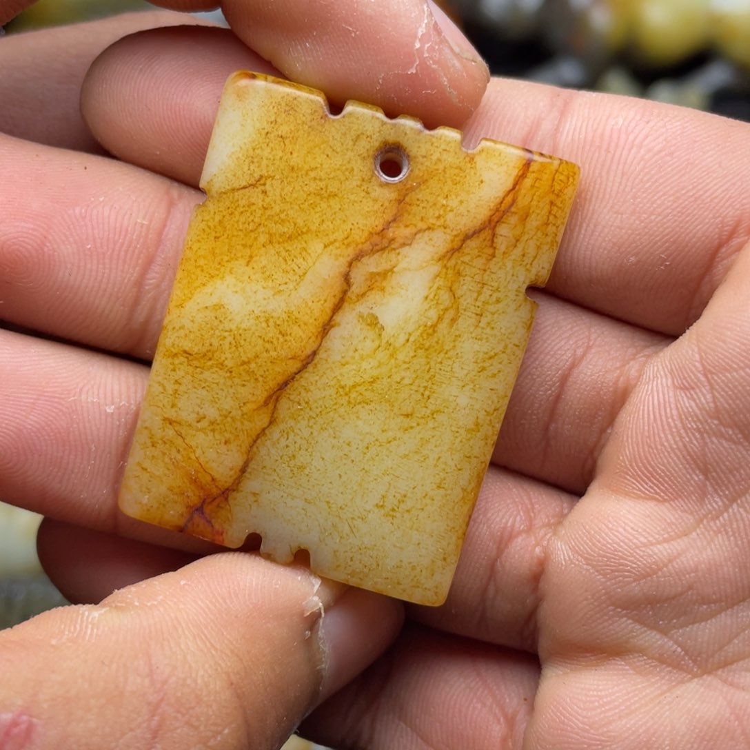 和田玉（糖玉）未镶嵌挂件