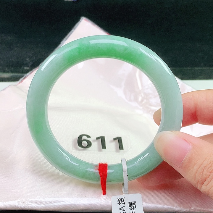 未镶嵌手镯翡翠翡翠手镯