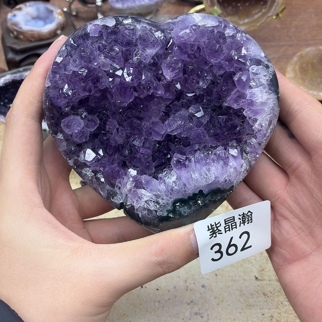 未镶嵌水晶大型摆件（非配饰）