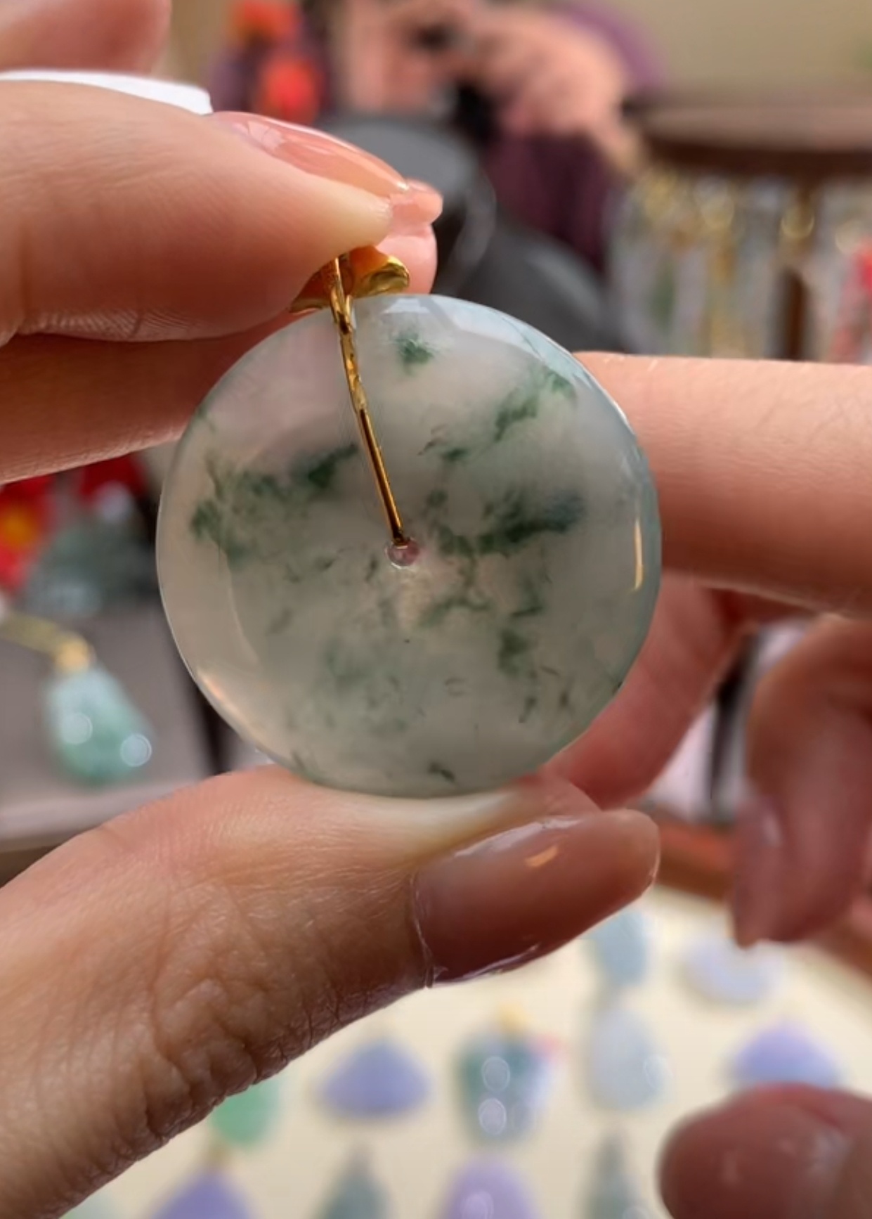 天然A货翡翠吊坠