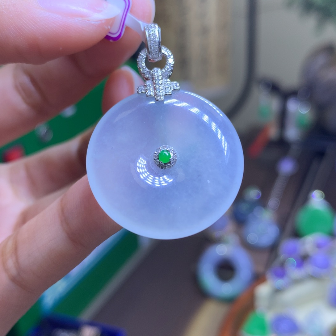 翡翠颈饰18K金镶嵌翡翠