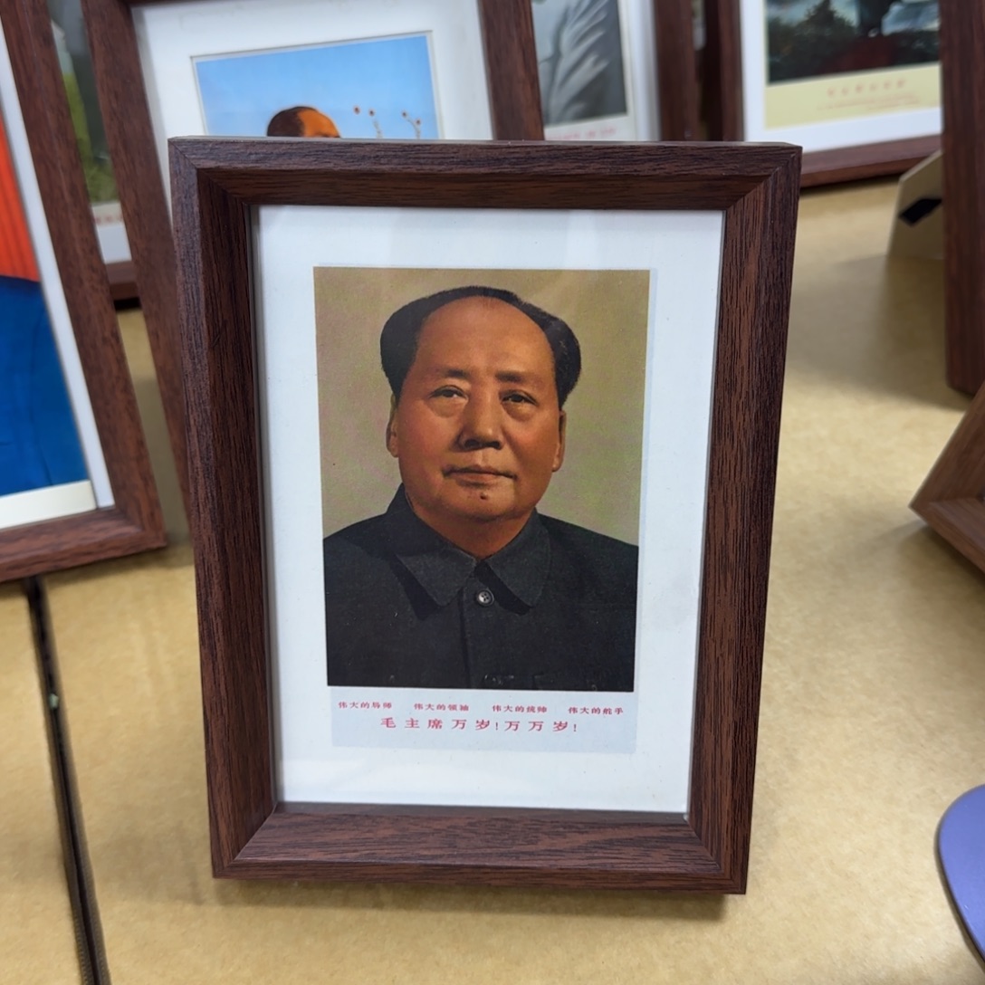 32开桌面摆台 四伟大双耳像