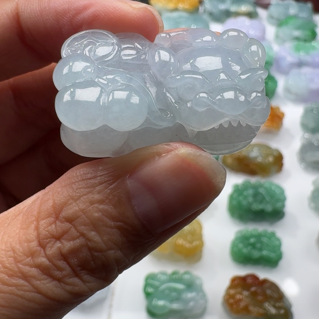 翡翠未镶嵌挂件貔貅