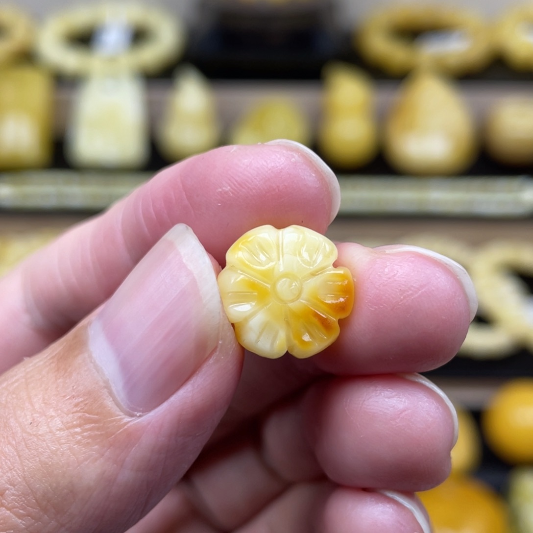 琥珀裸石未镶嵌琥珀蜜蜡