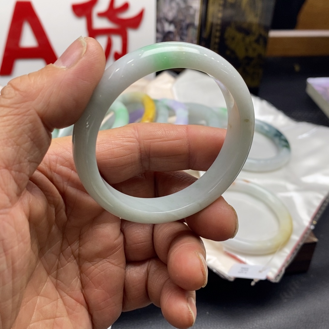 翡翠未镶嵌手镯翡翠手镯